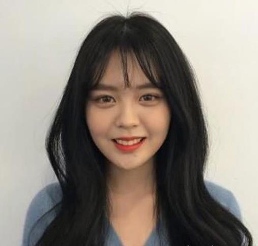 长卷发染什么颜色显白 最新款长卷发发型推荐