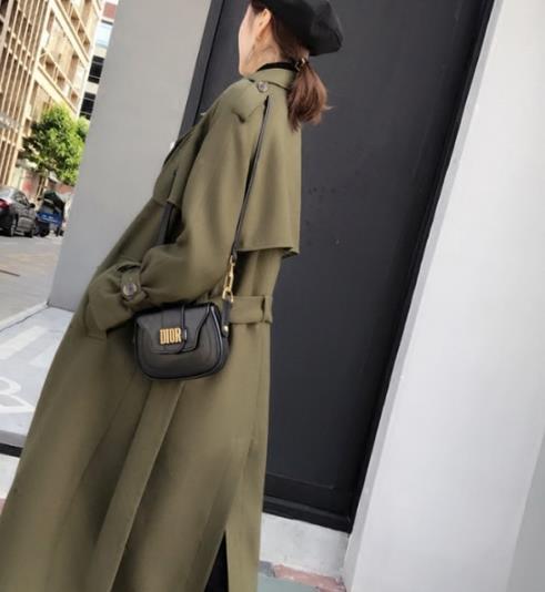 春季风衣该怎么选 适合自己的才最好看（图）