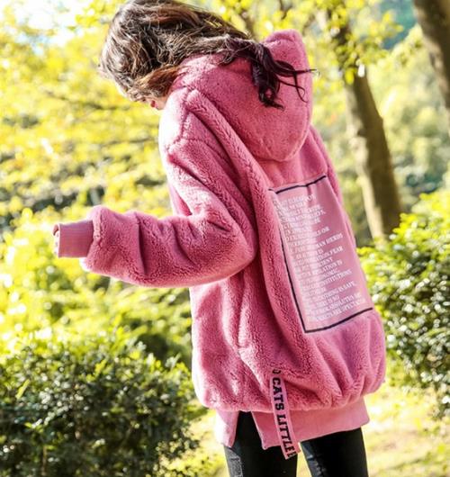 卫衣搭配什么裤子 5款显瘦减龄卫衣搭配示范（图）