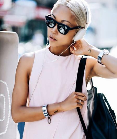 今年镜面太阳镜依然流行 时尚度满分（图）