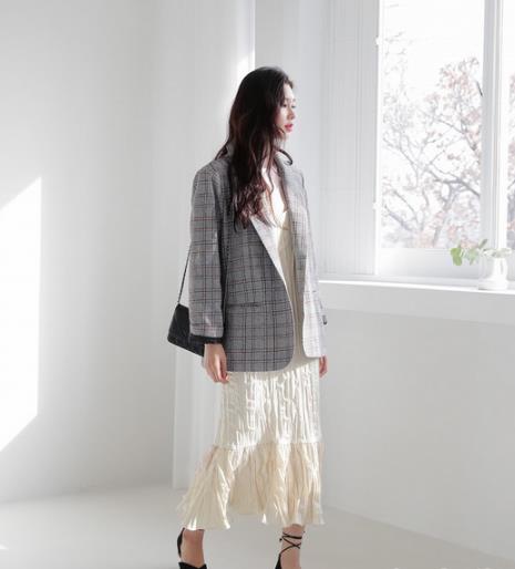 时髦外套怎么搭 优雅内搭开启撩人春季（图）