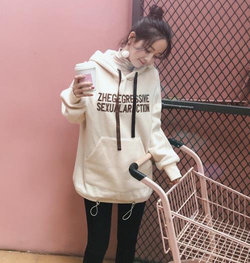 卫衣搭配什么裤子 5款显瘦减龄卫衣搭配示范（图）