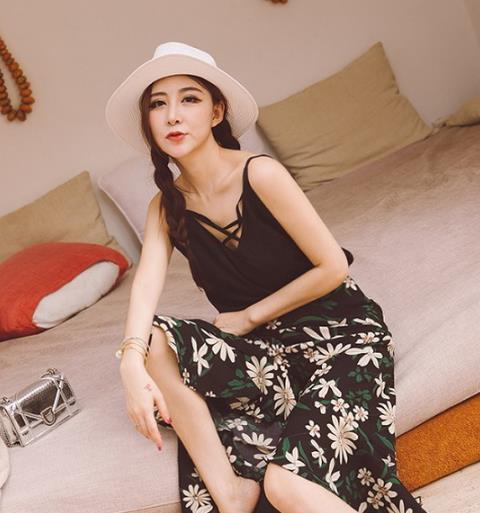 最近火爆的小背心 打造迷人的你（图）