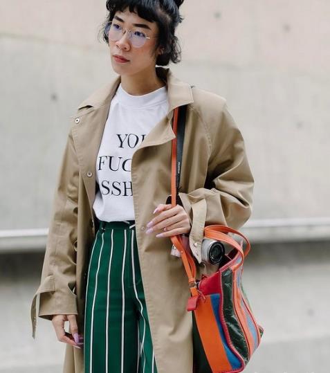 时尚达人都喜欢既时尚又复古的T恤搭配（图）