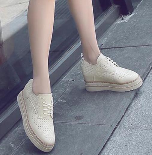 别再穿高跟鞋了 这几款运动鞋显高又时髦（图）