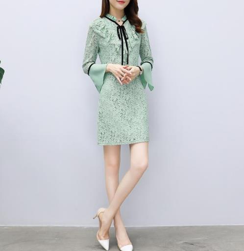 春季新款长袖蕾丝连衣裙怎么搭配鞋子（图）