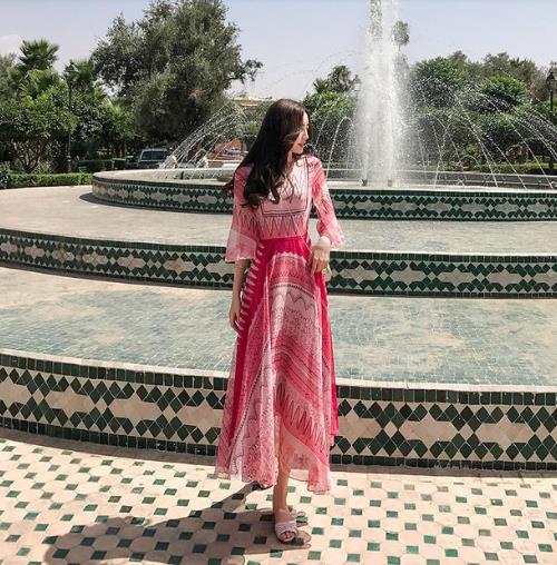 选对适合自己颜色的连衣裙 美感增加百倍