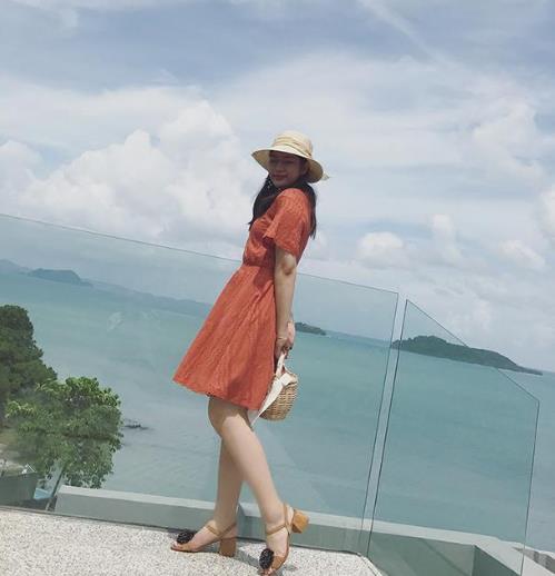 选对适合自己颜色的连衣裙 美感增加百倍