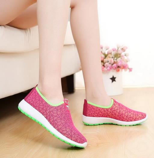 明星同款弹力袜子鞋 随便穿都比高跟鞋时髦（图）