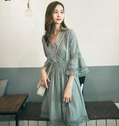 这条连衣裙又火了 谁穿都显瘦（图）