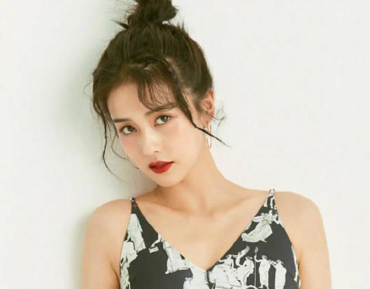 白鹿是原名吗 白鹿为什么叫白鹿？