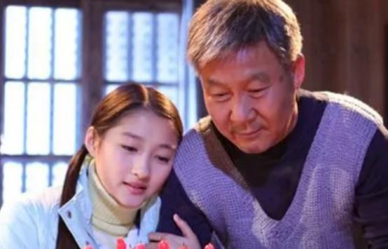 关晓彤演的哑父叫什么及主题曲 关晓彤演的哑父叫什么及主题曲