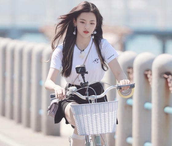 杨超越个人资料 杨超越锦鲤是怎么回事