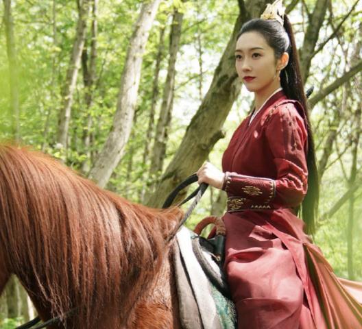 且试天下凤栖梧身世介绍 且试天下凤栖梧结局和谁在一起了