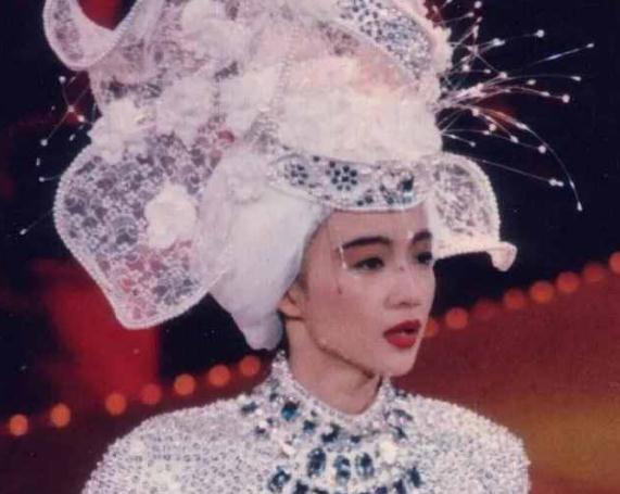 陈慧娴为什么在当红时退出歌坛 她为什么是公主