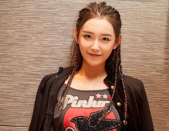 蒋依依是混血儿吗 身高是多少