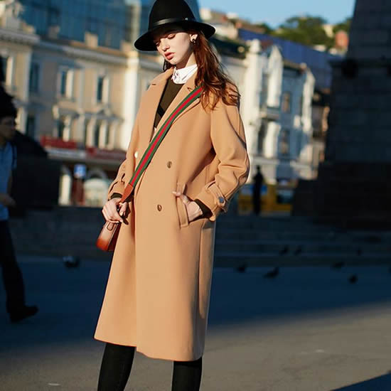 脱掉厚重的羽绒服：穿伤时尚毛呢子大衣外套气质100分