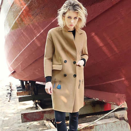 脱掉厚重的羽绒服：穿伤时尚毛呢子大衣外套气质100分
