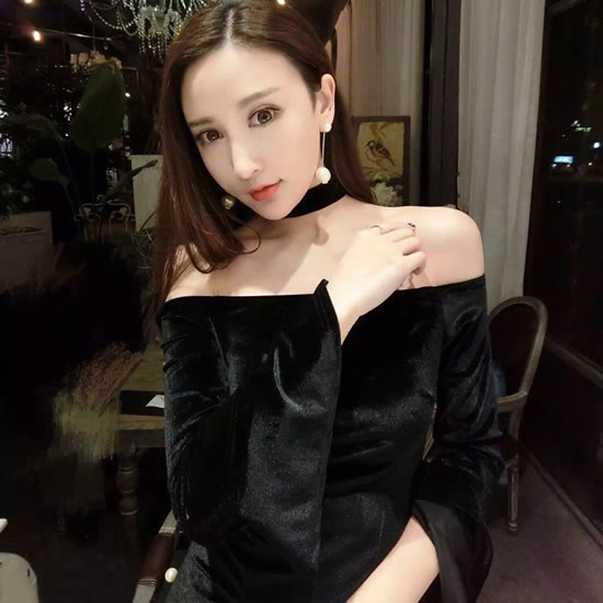 一字领香肩小露穿搭：时髦又性感刚刚好