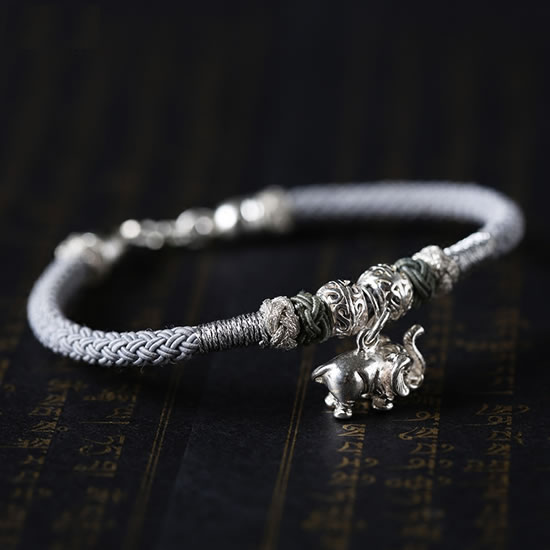 穿好衣还要好饰配,搭配这些手链精致更显优雅 穿好衣还要好饰配,搭配这些手链精致更显优雅