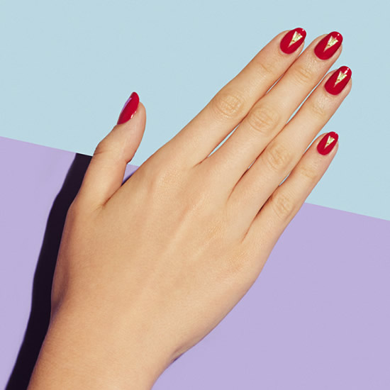 单色美甲图片:给单色美甲油加一点显白又提气 单色美甲图片:给单色美甲油加一点显白又提气