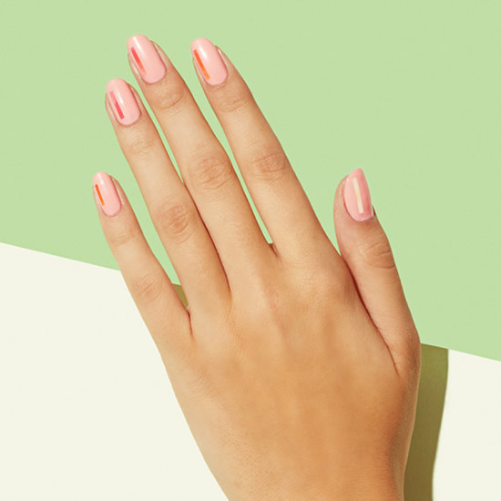 单色美甲图片:给单色美甲油加一点显白又提气 单色美甲图片:给单色美甲油加一点显白又提气