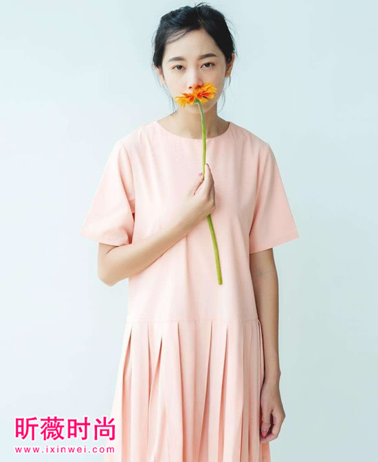 夏装搭配图片一见倾心的美感：2017夏装搭配图片欣赏