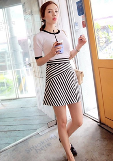 办公室OL包臀短裙：短裙职业装简约优雅更动人