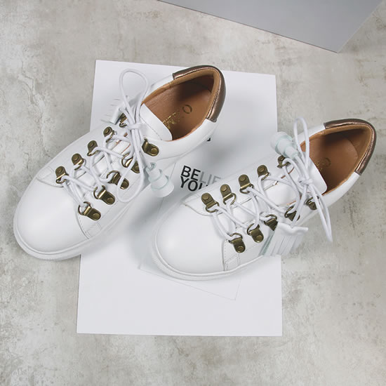 阔腿裤搭配平底鞋：2017年最流行时尚搭配