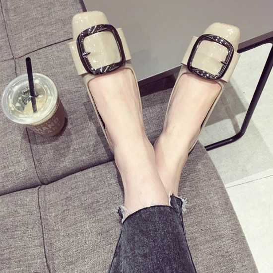 阔腿裤搭配平底鞋：2017年最流行时尚搭配