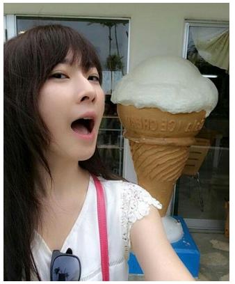 台女星否认玩一字马走光:我穿了三条内裤 台女星否认玩一字马走光:我穿了三条内裤