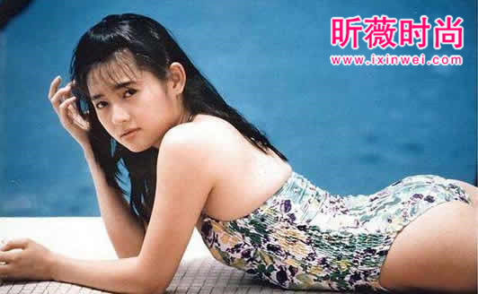 李丽珍近况 李丽珍最新生活照曝光 美艳性感不减