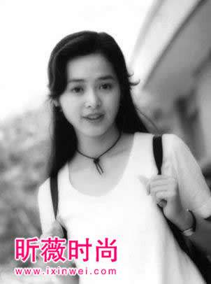 李丽珍近况 李丽珍最新生活照曝光 美艳性感不减