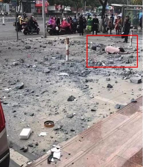 坠落水泥块砸女子:飞来横祸责任由谁来担 坠落水泥块砸女子:飞来横祸责任由谁来担