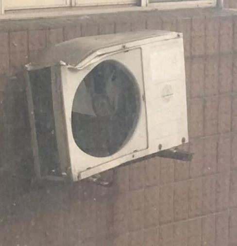 坠落水泥块砸女子:飞来横祸责任由谁来担 坠落水泥块砸女子:飞来横祸责任由谁来担