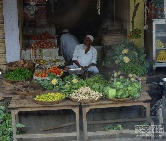 100元人民币在印度能买什么？看后让人震惊