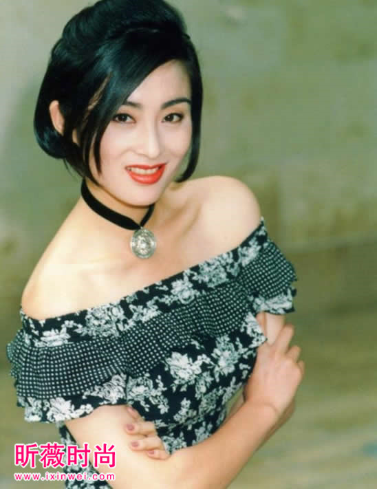 张敏近照曝光美丽依旧 昔日性感造型大盘点