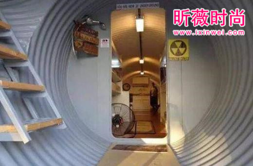 男子发现下水道口走进后惊呆了 男子发现下水道口走进后惊呆了