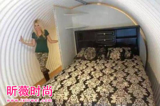 男子发现下水道口走进后惊呆了 男子发现下水道口走进后惊呆了