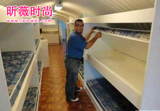 男子发现下水道口走进后惊呆了 男子发现下水道口走进后惊呆了