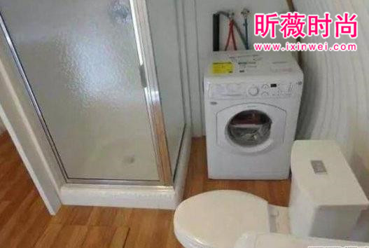 男子发现下水道口走进后惊呆了