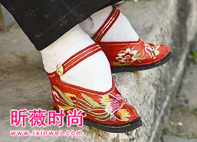 古代女子遭受的最痛苦酷刑：古代女子裹足过程残忍（图）