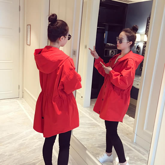 穿春风的季节又到了：款款深情2017春款风衣