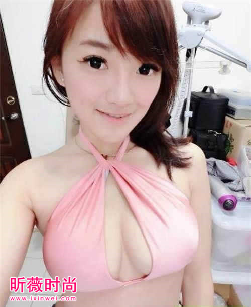 南半球女王周荀32F丰胸方法：女主播上围惊人