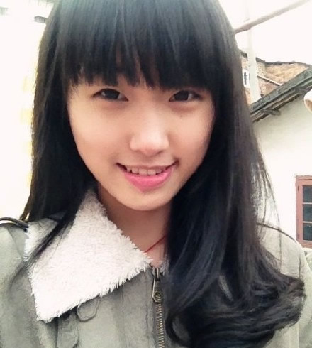 梦婵婵比基尼内衣自拍 梦婵婵的胸围 梦婵婵资料写真