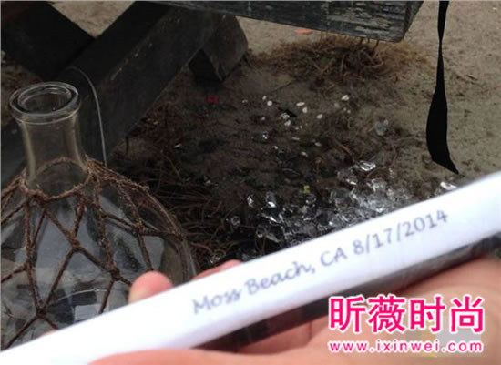 男子捡到一漂流瓶,打开后心都化了(图) 男子捡到一漂流瓶,打开后心都化了(图)