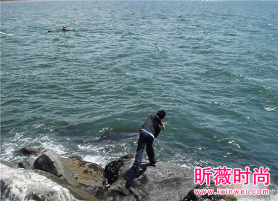 男子捡到一漂流瓶,打开后心都化了(图) 男子捡到一漂流瓶,打开后心都化了(图)