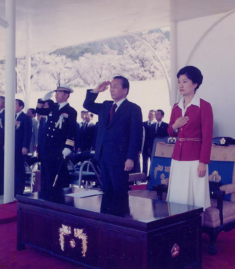 年轻的朴槿惠真漂亮：朴槿惠的年轻图片记录