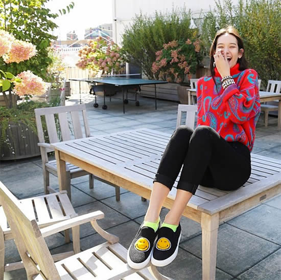 复古性感简单穿搭：时尚达人教你重复穿搭术