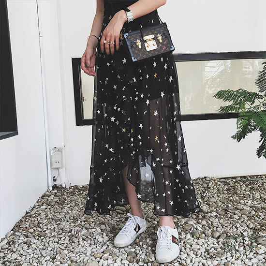 春日裙子穿出性感迷人：教你穿出最美的自己